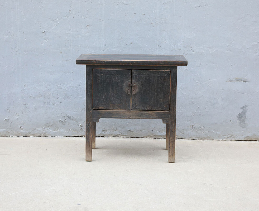 L300, Black side table