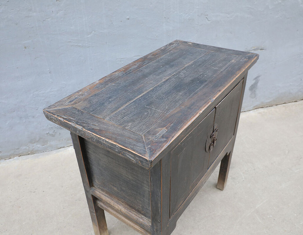 L300, Black side table