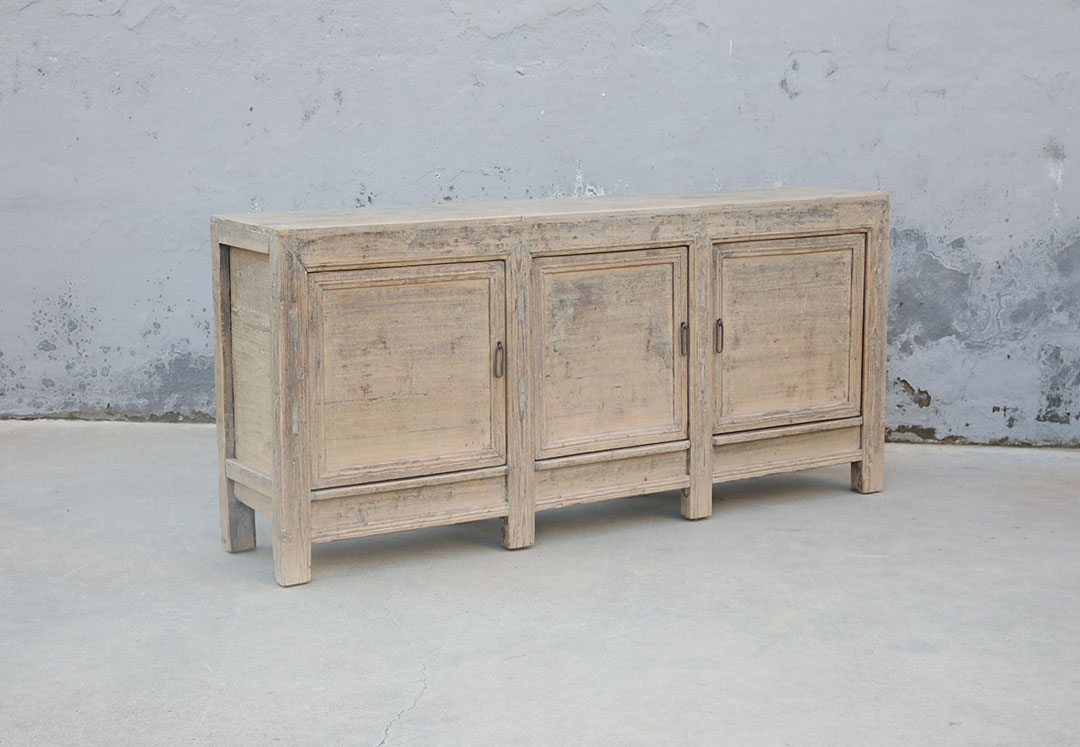 L305, Wooden sideboard with 3 doors