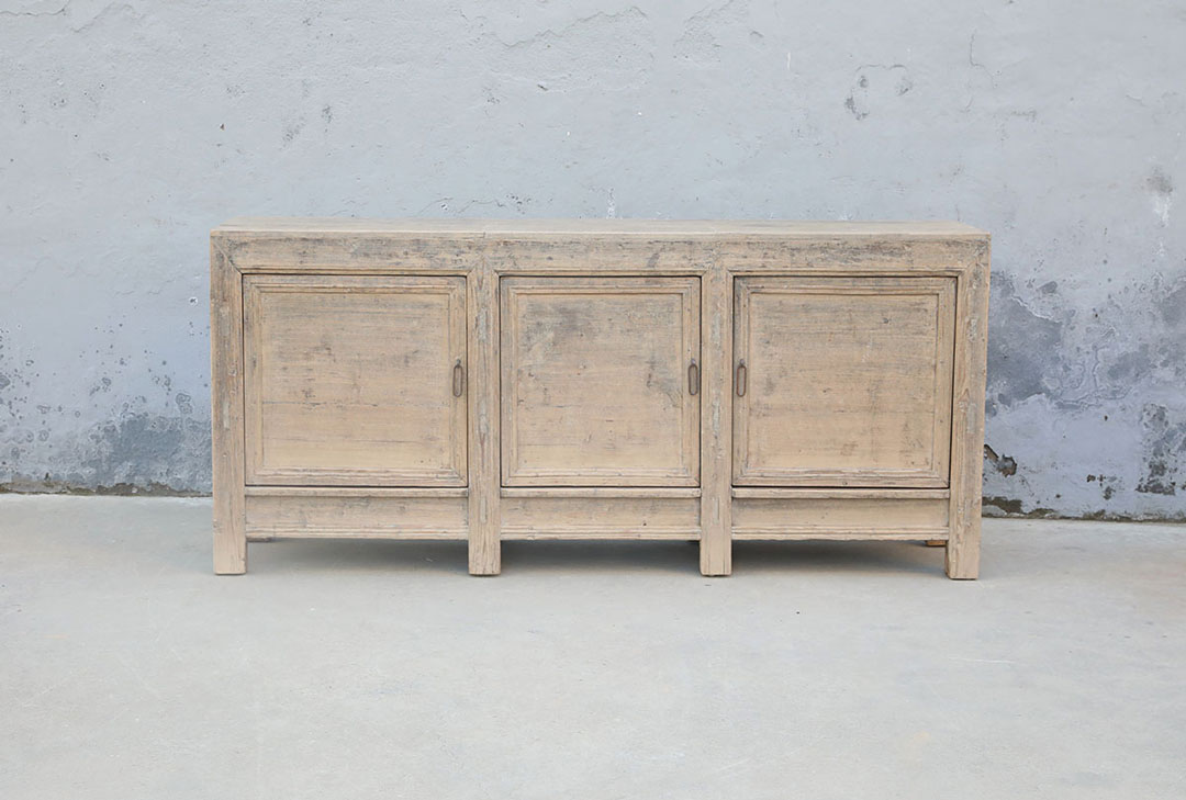 L305, Wooden sideboard with 3 doors