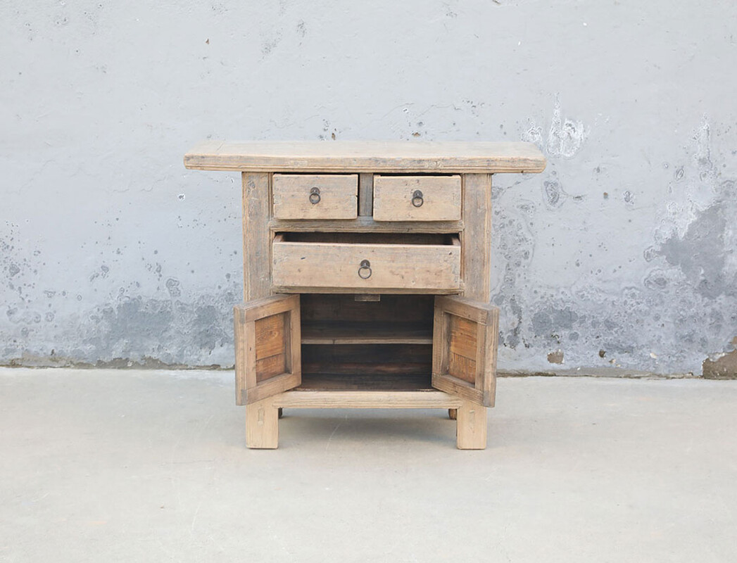 L314, Small cabinet with doors and drawers