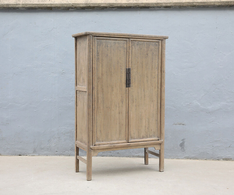 L318, Wooden cabinet