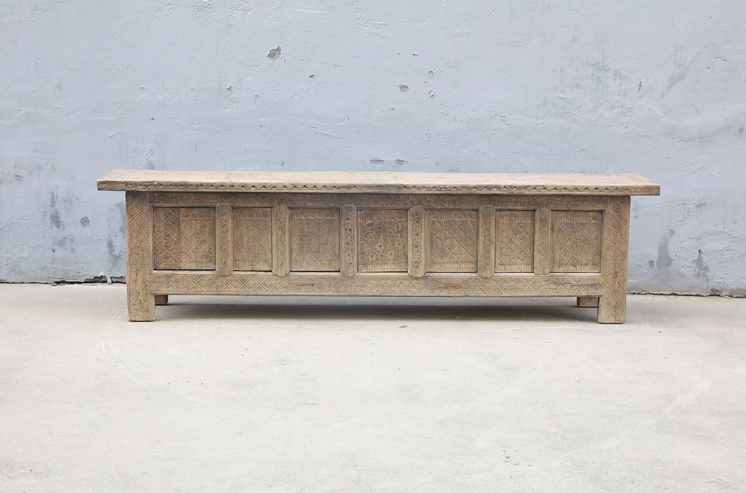 L319, Long tv cabinet