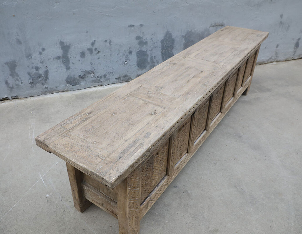 L319, Long tv cabinet