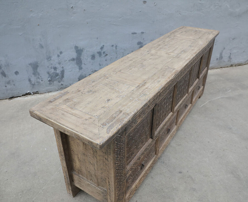 L322, Sideboard with carving