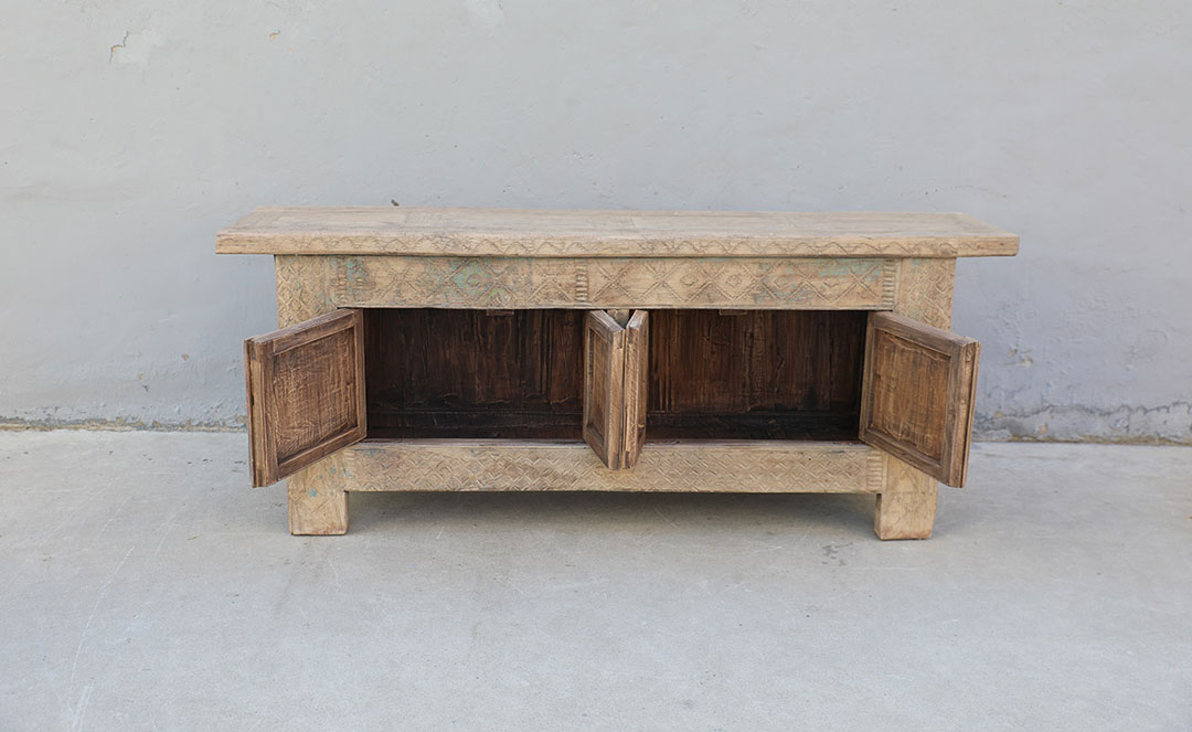 L323, Wooden tv cabinet 