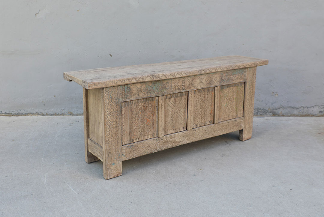 L323, Wooden tv cabinet 