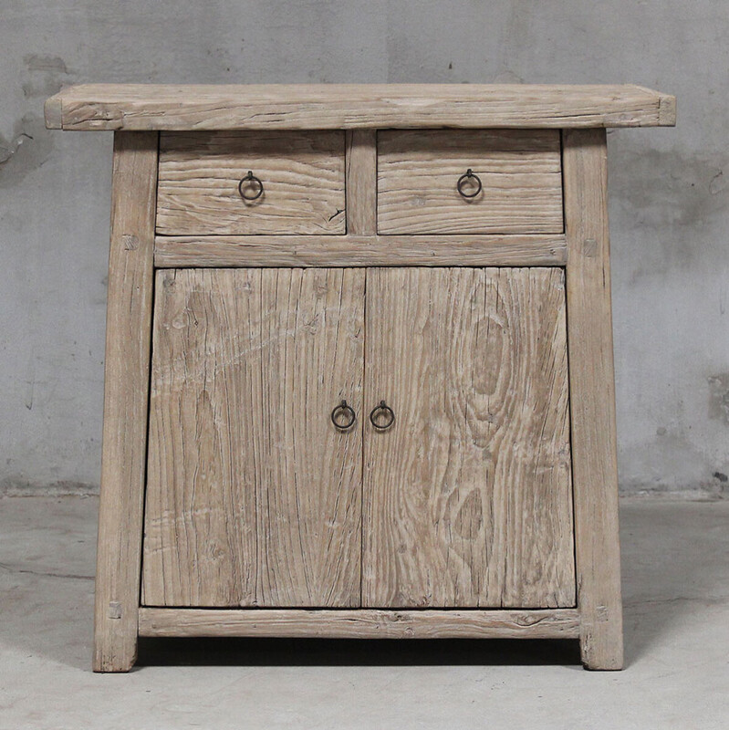L371, Small wooden cabinet 