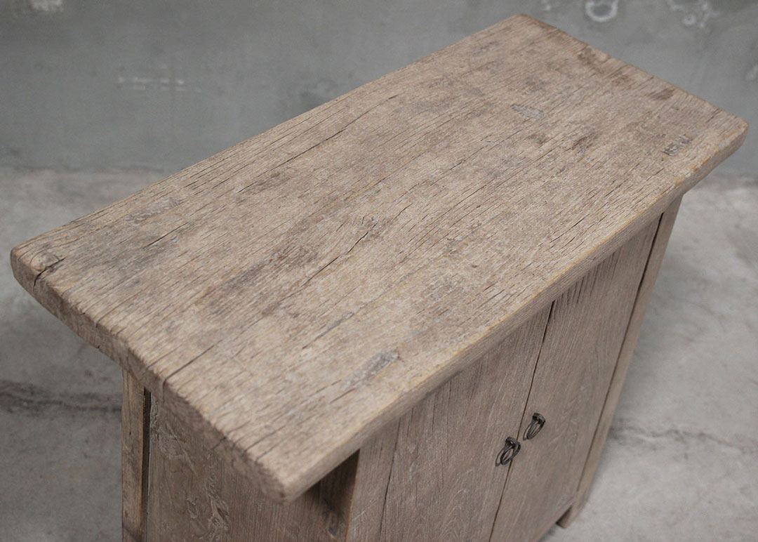 L375, Small wooden dresser 