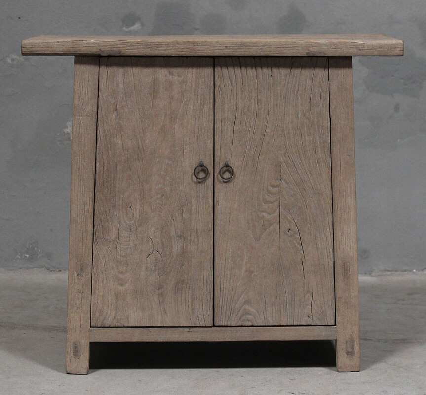 L375, Small wooden dresser 