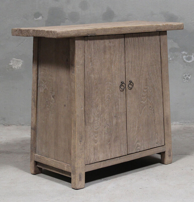 L375, Small wooden dresser 