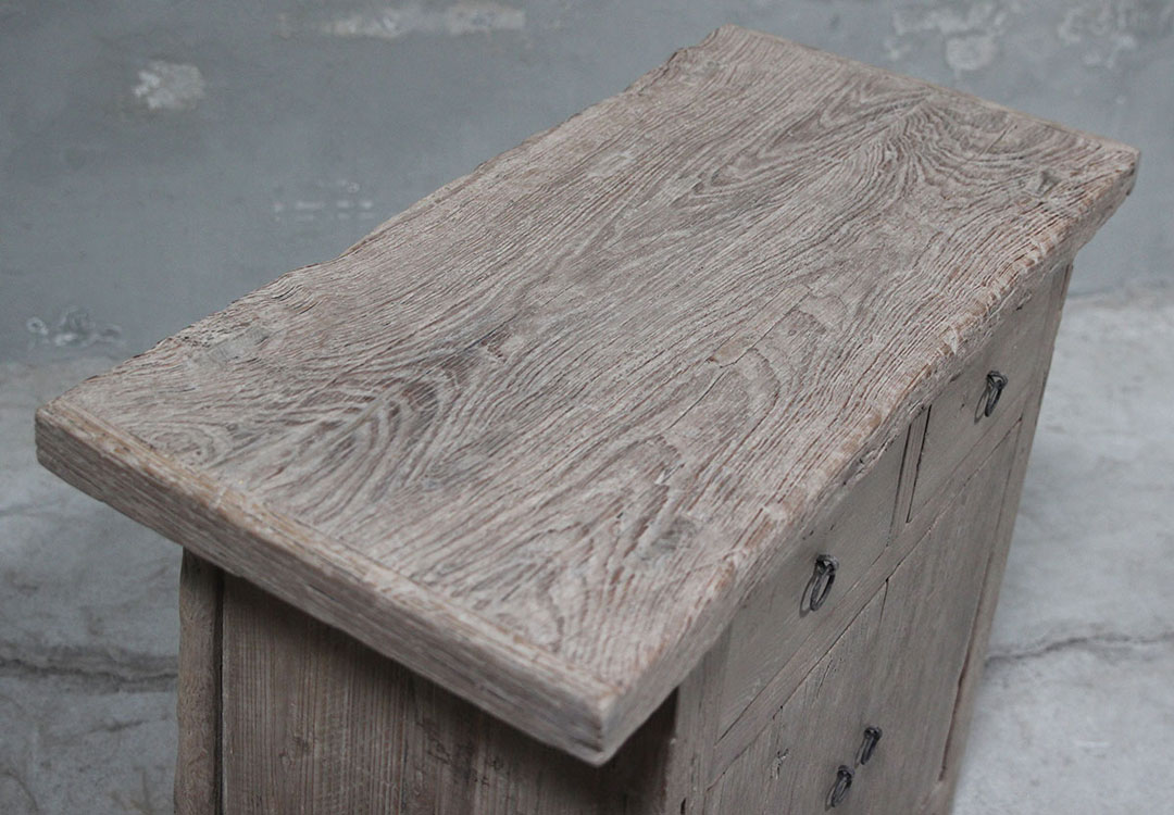 L382, Small cabinet with doors and drawers