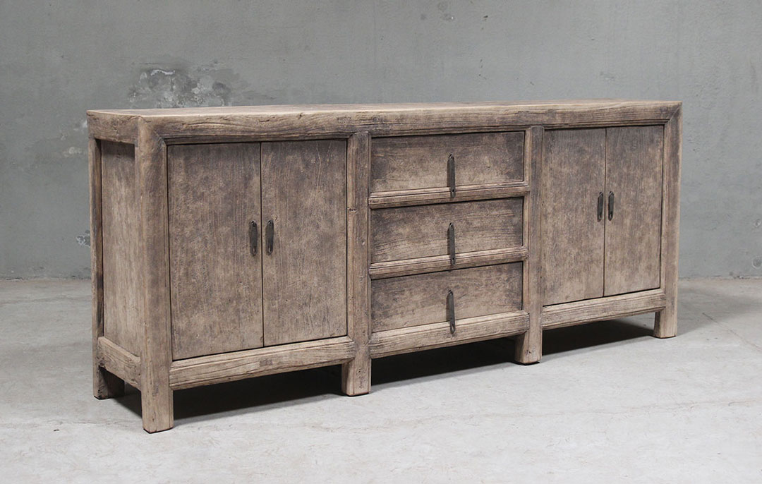 L424, Sideboard with doors and drawers