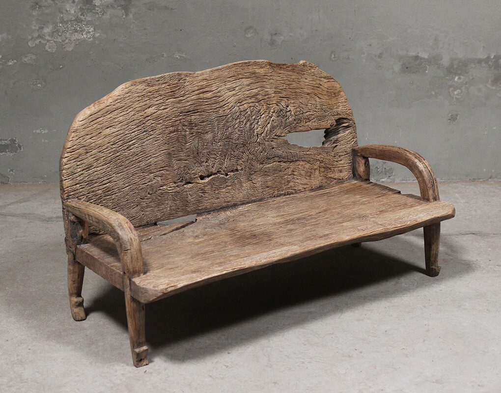L434, Wooden bench