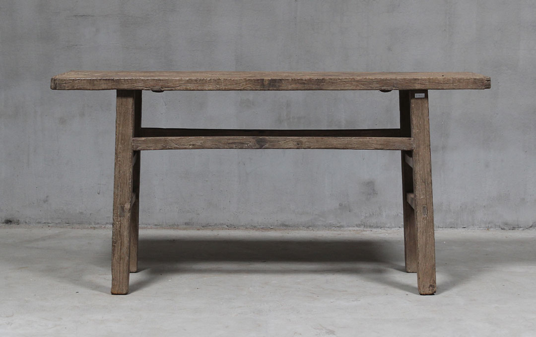 R412, Wooden side table