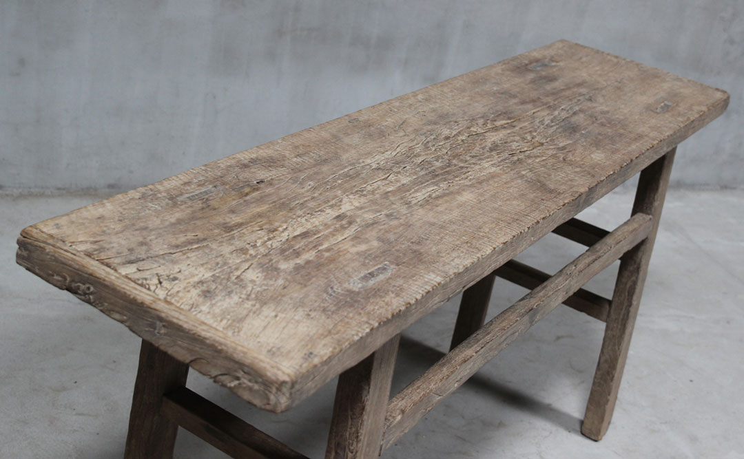 R412, Wooden side table