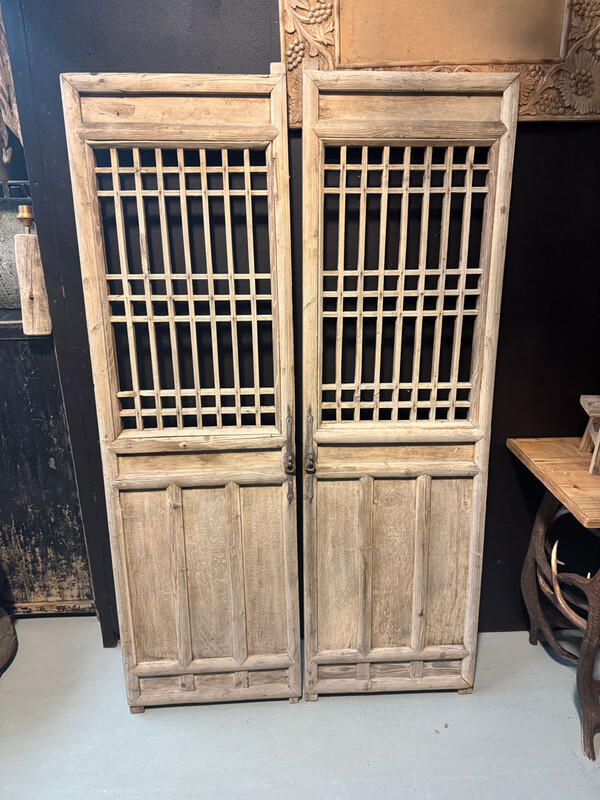 SDE 002, Set of antique doors 