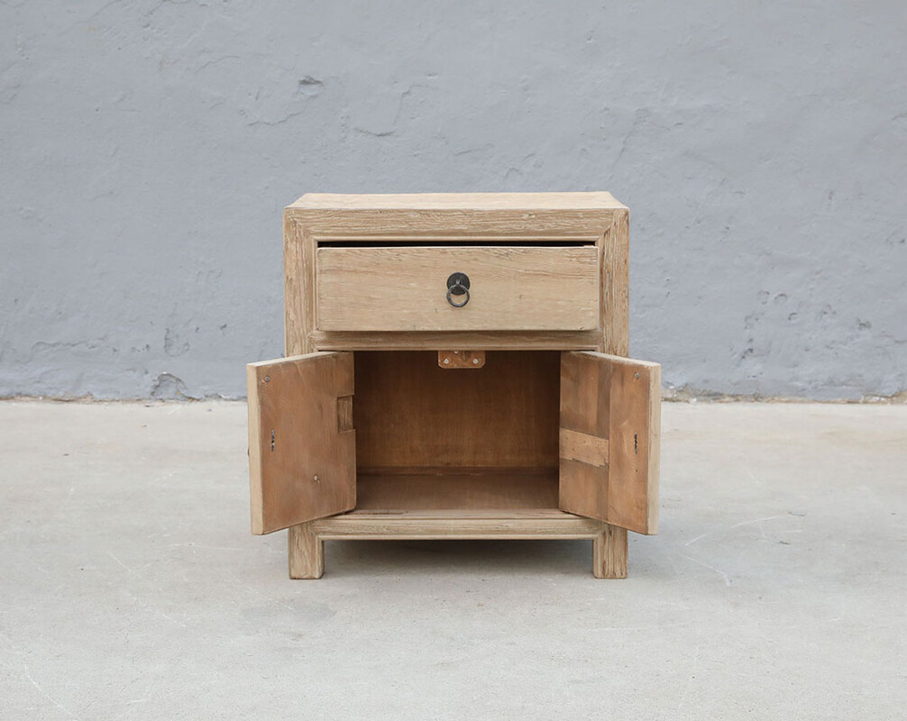 VM329, Bedside table